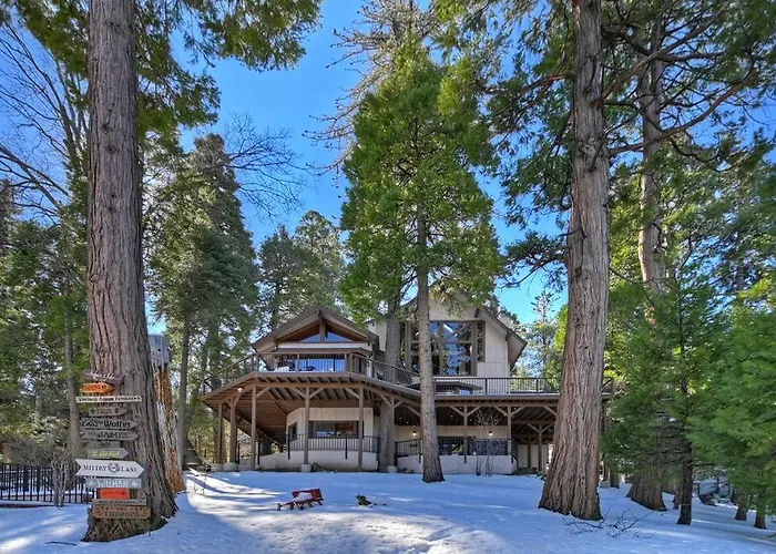 Stunning Lake View Game Room Spa Walk To Village