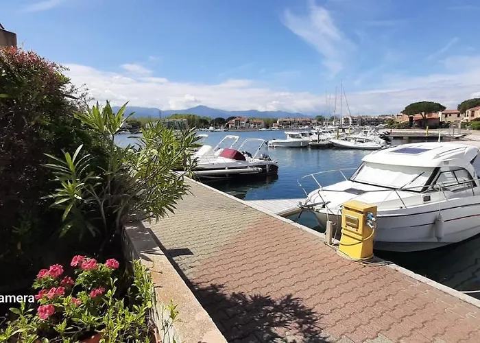 VILLA AUX CAPELLANS SUR LA MARINA POUR 4 PERSONNES - vue Marina - Parking - plage à 5 min à pied