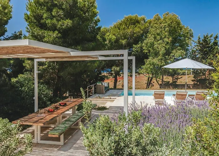 Kubo Sea Views Luxury Escape