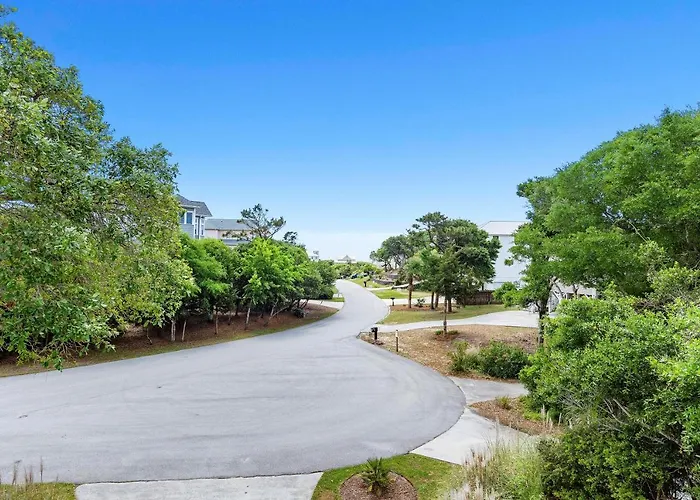 The Emerald Owl House - Peaceful Emerald Isle Beach House W/ Luxurious Heated Pool!