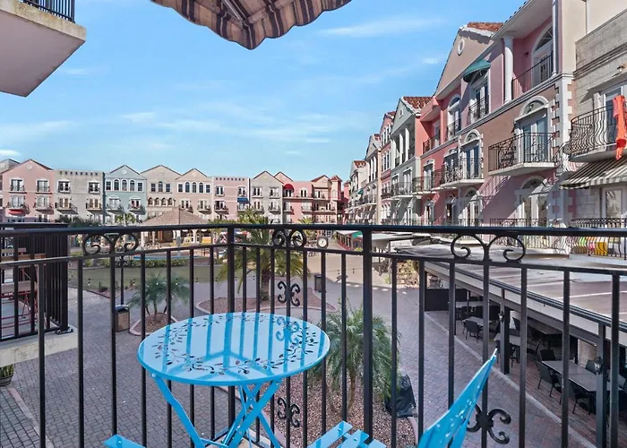 Couples Getaway - Sweet Retreat - European Village Best Location