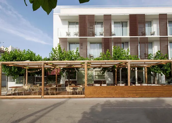 May Altafulla Beach Boutique Hotel