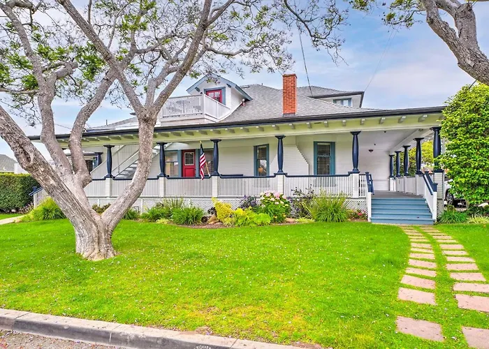 Cozy Carpinteria Apartment: Walkable Location