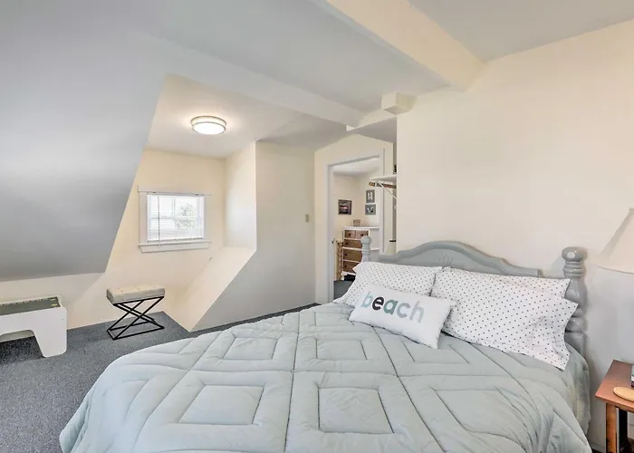 Plum Island Retreat ~ 1-Block Walk To Beach!