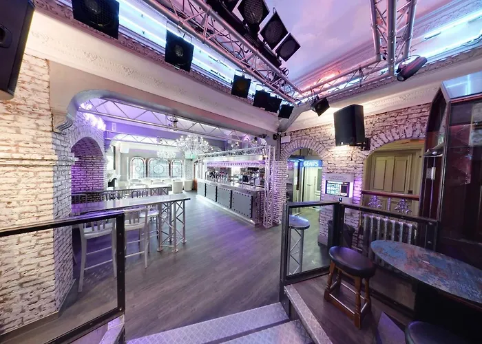 The George Hotel