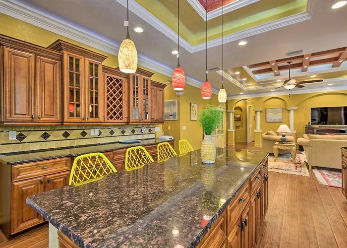 Elegant Venice Home W/ View - Walk To Beach!