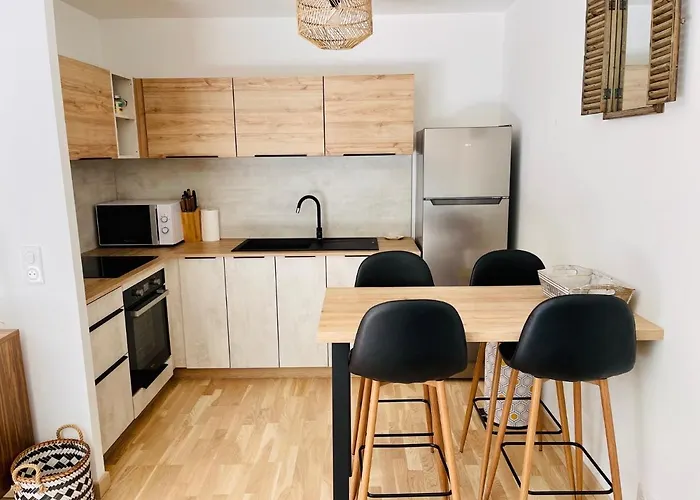Ajaccio T2 grand standing neuf - centre ville et plages - 4 personnes - parking privé
