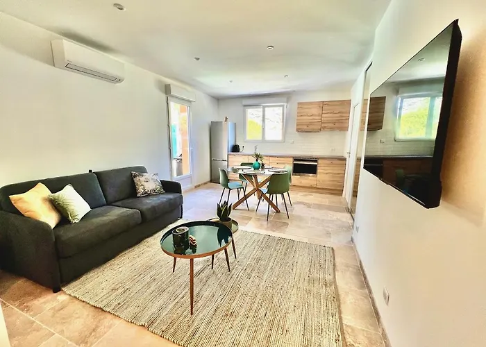 Studio With Garden - Pauseto West 4 - 2 Min From Beach