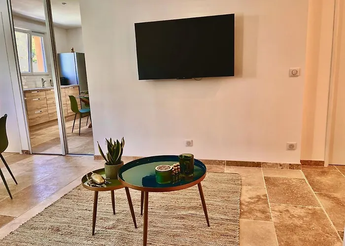 Studio With Garden - Pauseto West 4 - 2 Min From Beach