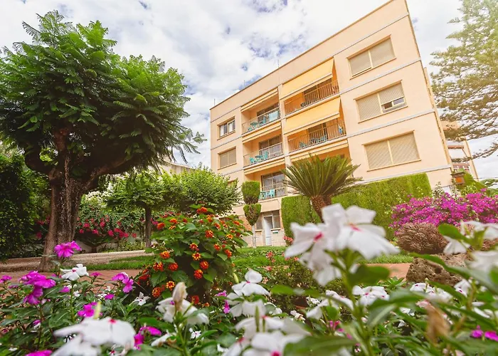 Apartamentos El Oasis