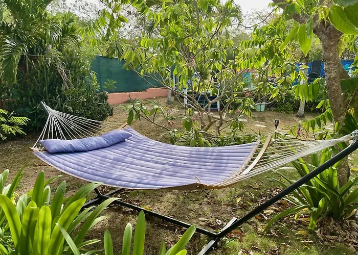 Esperanza Inn Guesthouse (Adults Only)