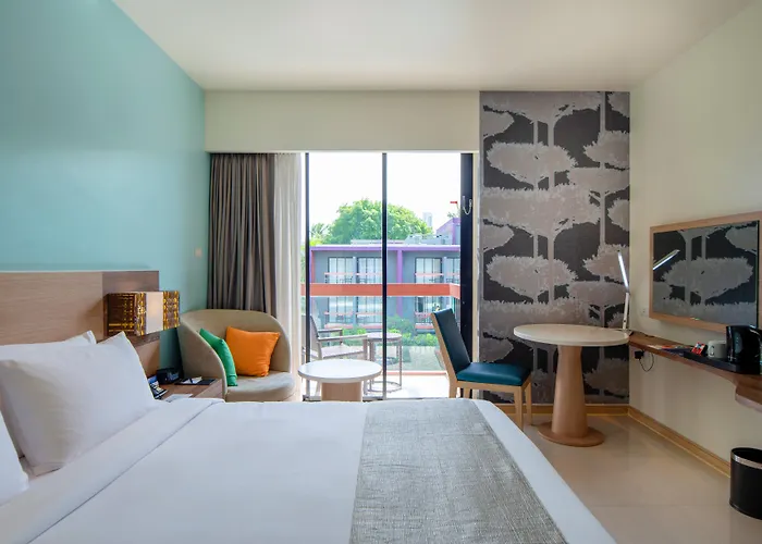 Holiday Inn Express Phuket Patong Beach Central By Ihg