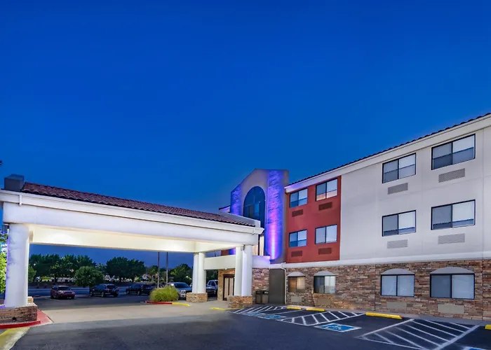Holiday Inn Express Hotel & Suites Albuquerque - North Balloon Fiesta Park By Ihg