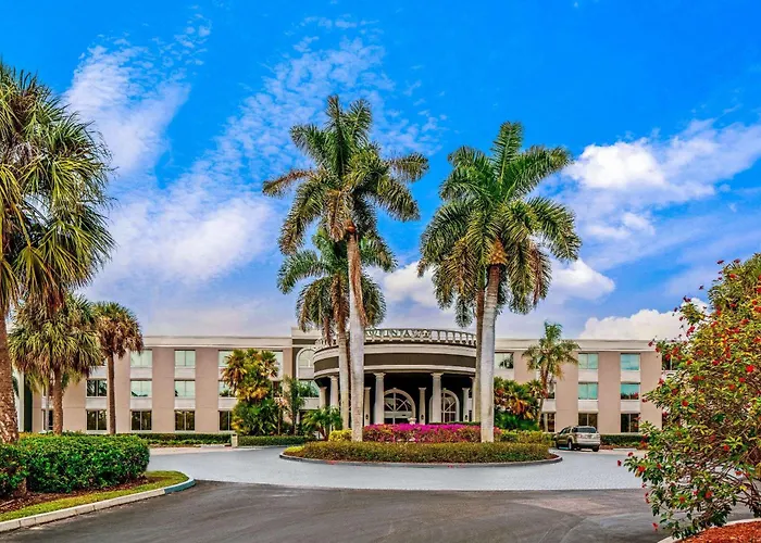 La Quinta By Wyndham Naples Downtown