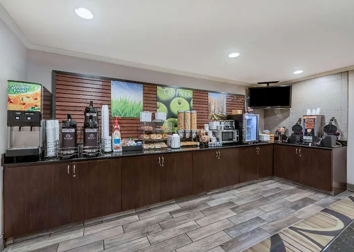La Quinta By Wyndham Cleveland Macedonia