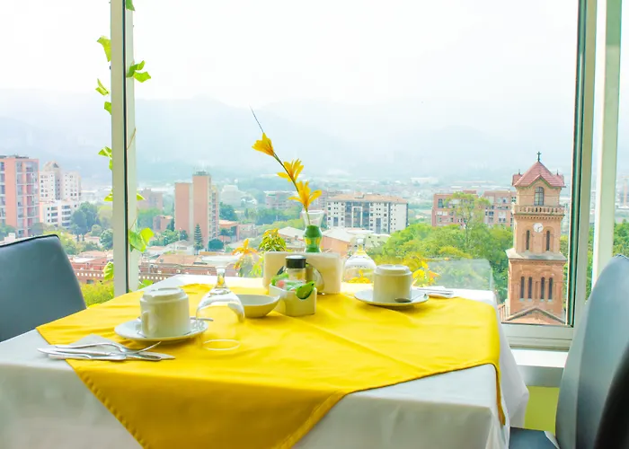 Hotel & Apartasuites Torre Poblado