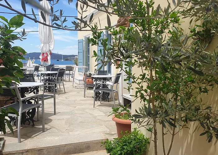 Dionysos Hotel