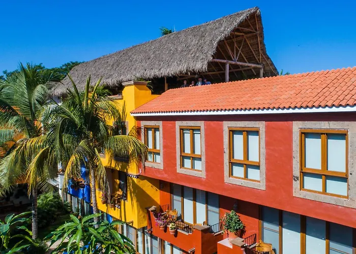 Casa Loteria: Colorful Family Retreat with Pool in Pueblito Sayulita