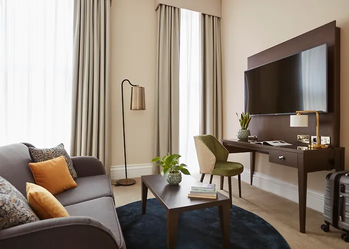The Clermont London, Victoria