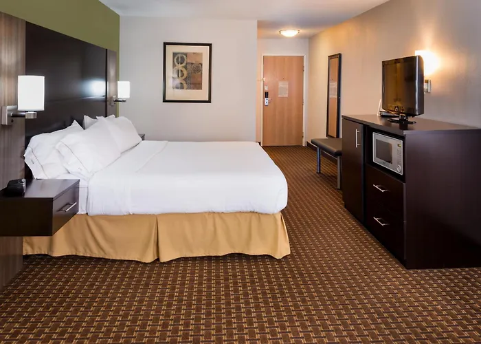 Holiday Inn Express & Suites Bucyrus By Ihg