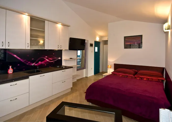 Rooms And Apartments Villa Dama