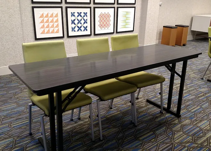 Holiday Inn Express & Suites Tempe By Ihg