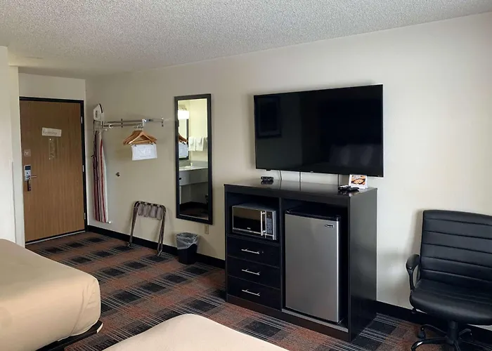 Baymont By Wyndham Waupun