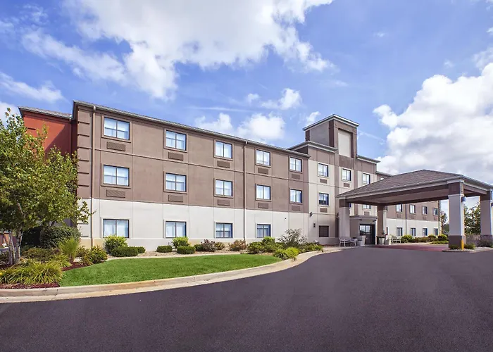 Holiday Inn Express Hotel Howe / Sturgis By Ihg