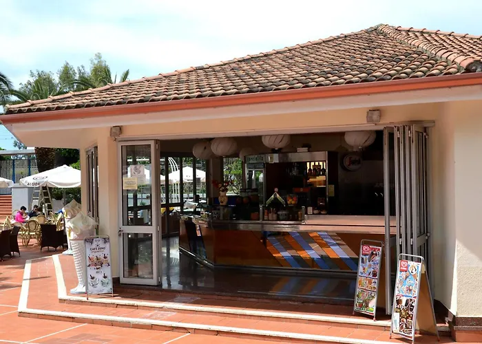 Villaggio Turistico La Mantinera - Hotel