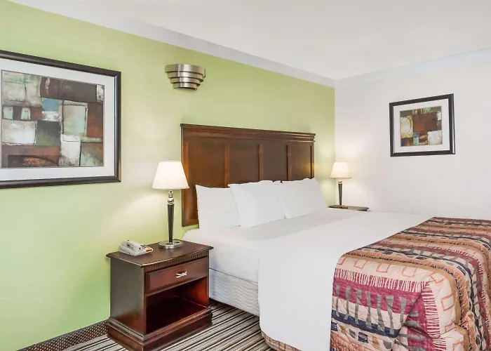 Days Inn - Oneonta