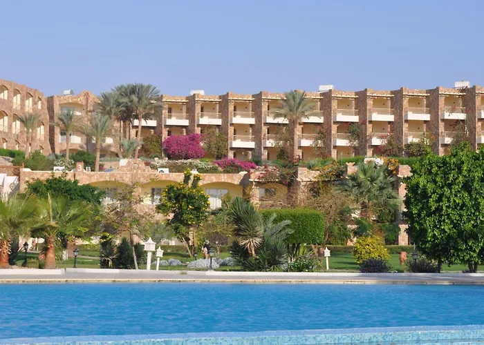Brayka Bay Reef Resort