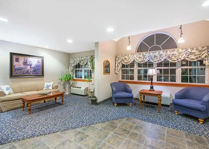Microtel Inn & Suites By Wyndham Hazelton/Bruceton Mills