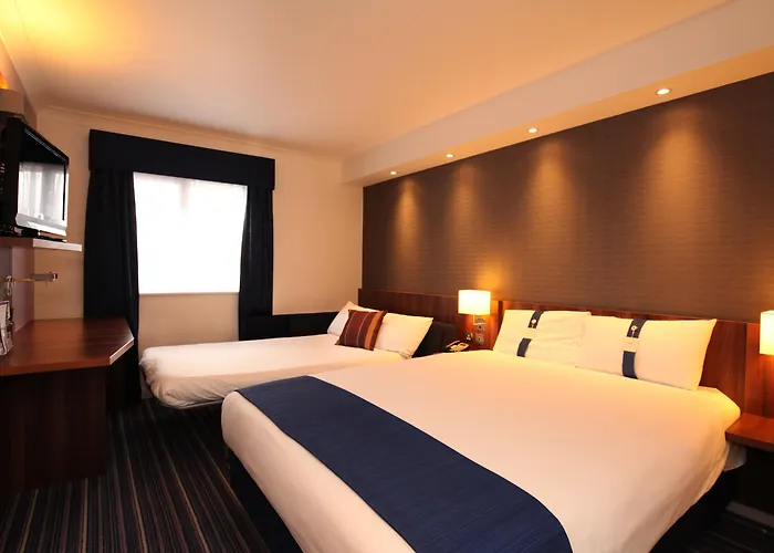 Holiday Inn Express Glenrothes By Ihg