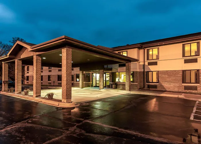 Econo Lodge Inn & Suites Oconto