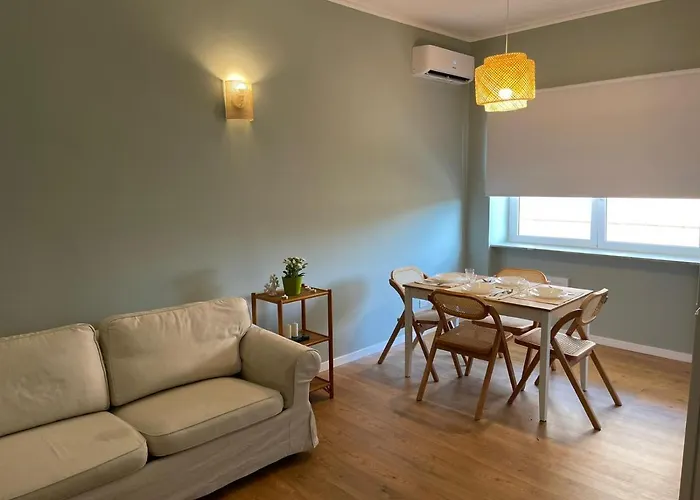 Cozy Apartments By Maura
