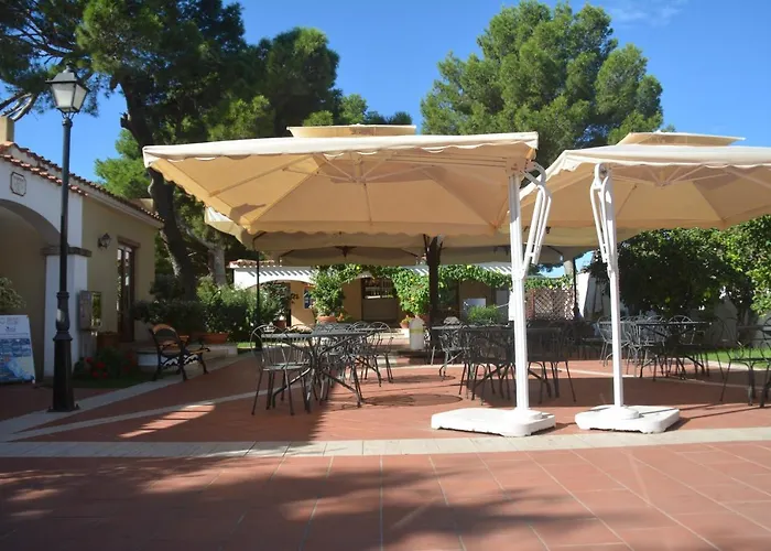 Porto Pino Club