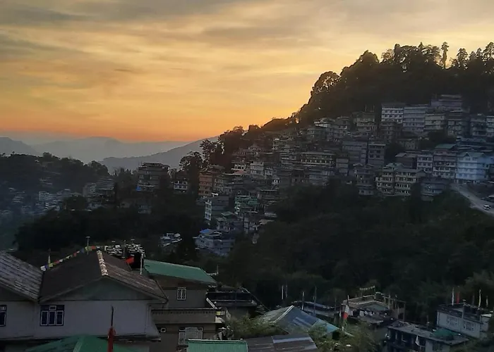 Hotel Zingkham Residency
