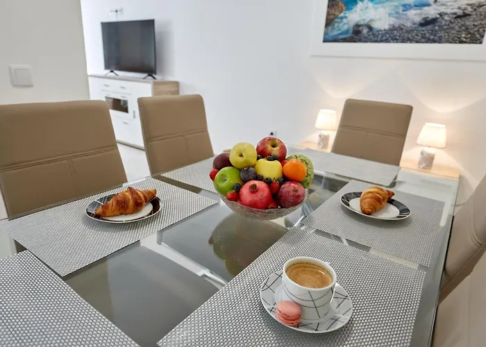 Sonrisa Deluxe Apartments, Levante