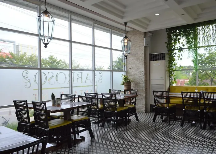 Carlosta Hotel