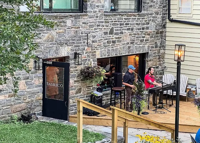Inn At The Falls