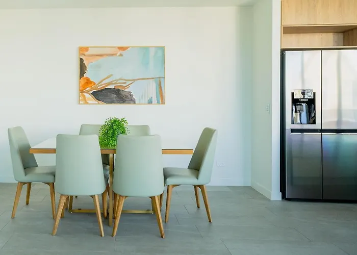 Vue Broadbeach - Official