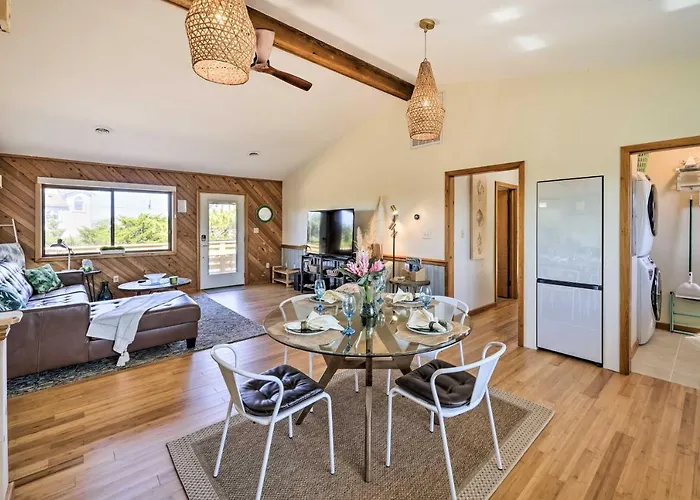 Walk To Bay & Boat Launch: Beach House In Avon