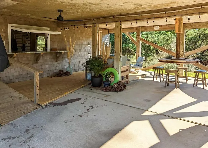 Walk To Bay & Boat Launch: Beach House In Avon