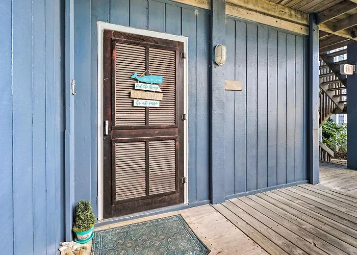 North Topsail Oceanfront Condo W/ Balcony!