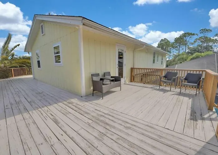Pet-Friendly Bay View Home W Screened Pool Near Lighthouse
