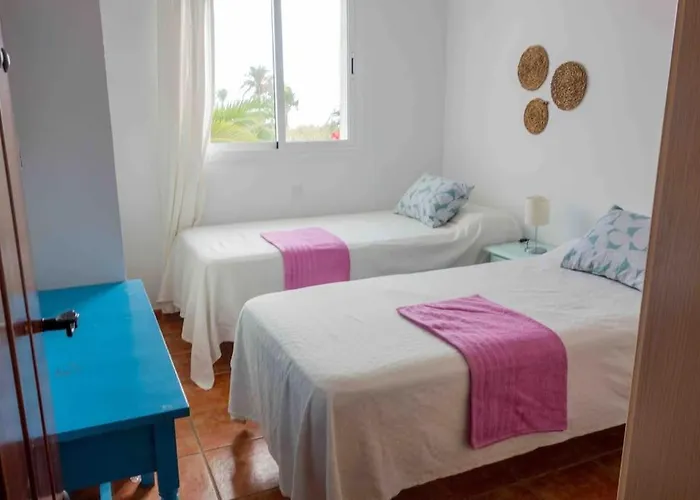 Three Bedroom House By The Sea