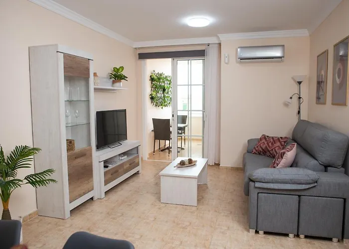 Apto ISA: amplio y acogedor apto de 75m con terraza, aire acondicionado y parking gratuito