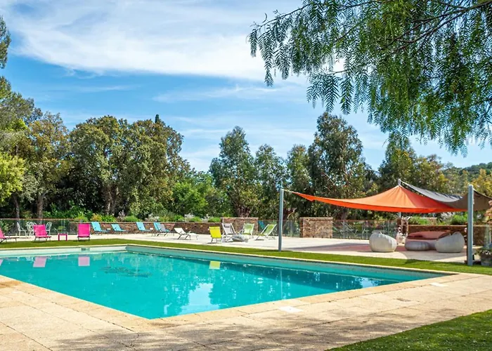 La villa Roméo, piscine et spa