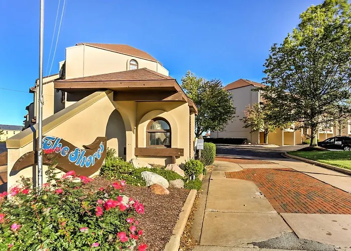 Waterfront Port Clinton Condo W/ Pool Access!