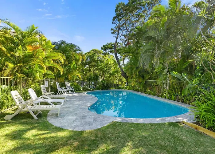 Sundown Lodge 3 - Ocean Views Near Noosa Main Beach
